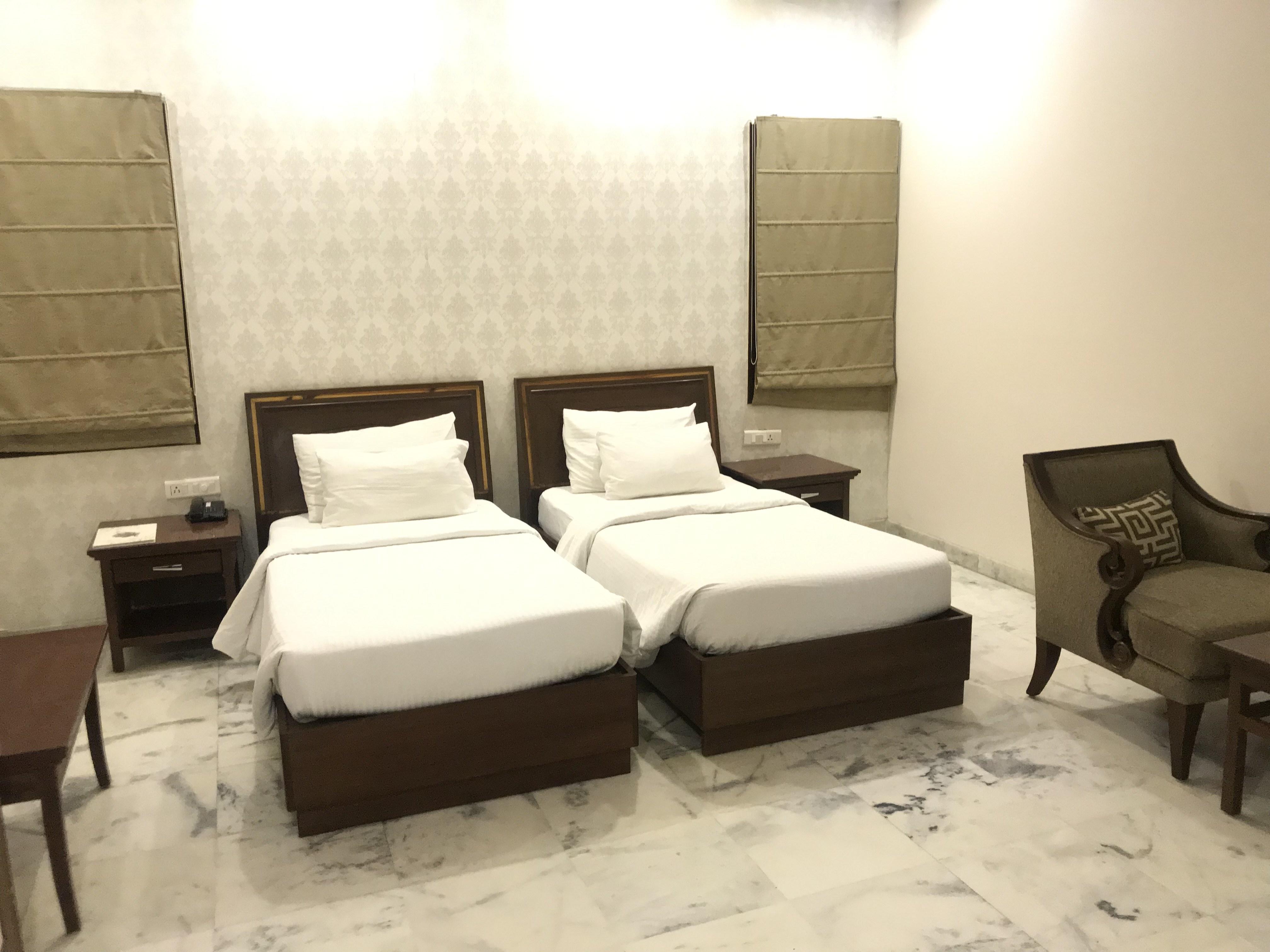 Hotel Leela Grande Карнал Екстер'єр фото