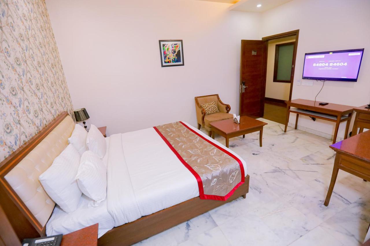 Hotel Leela Grande Карнал Екстер'єр фото