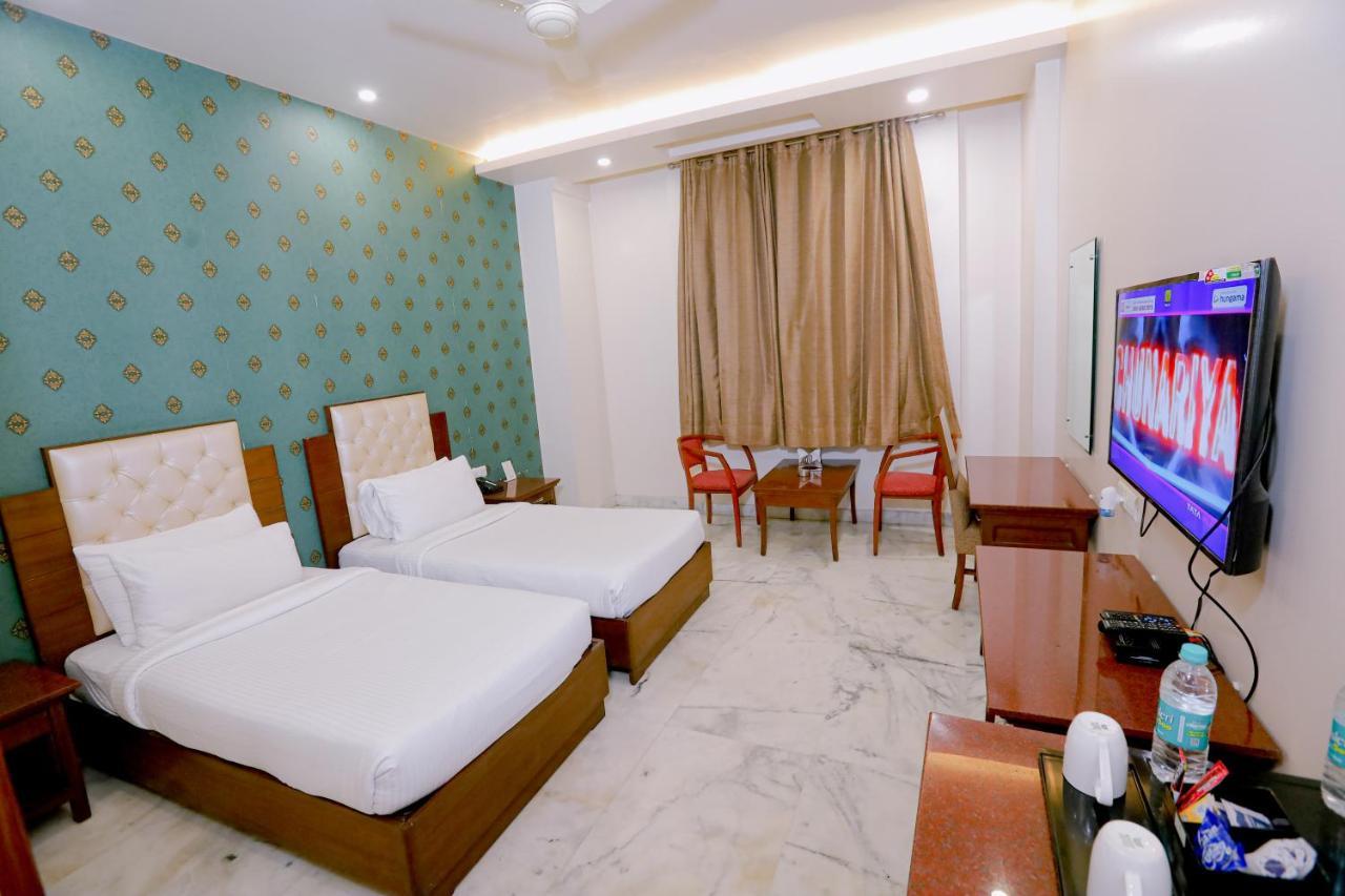 Hotel Leela Grande Карнал Екстер'єр фото
