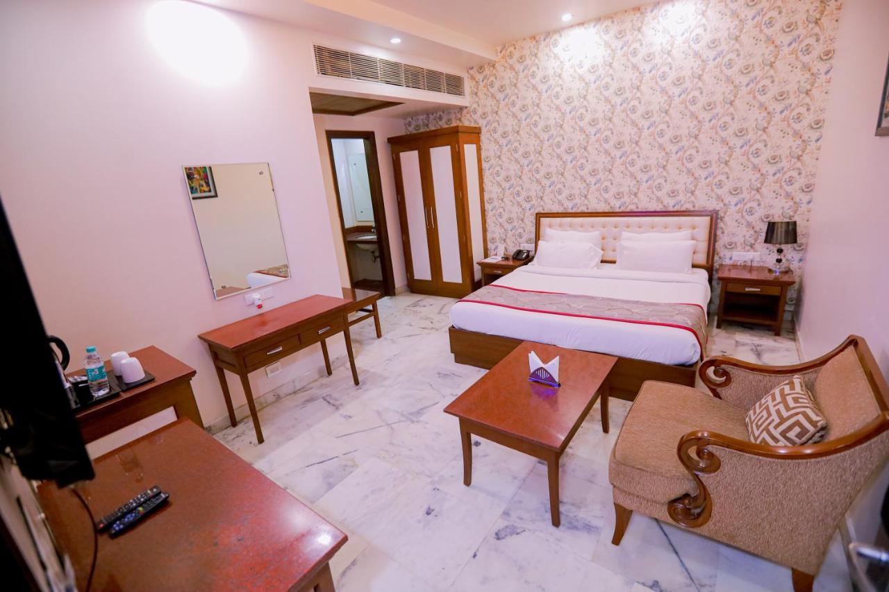 Hotel Leela Grande Карнал Екстер'єр фото