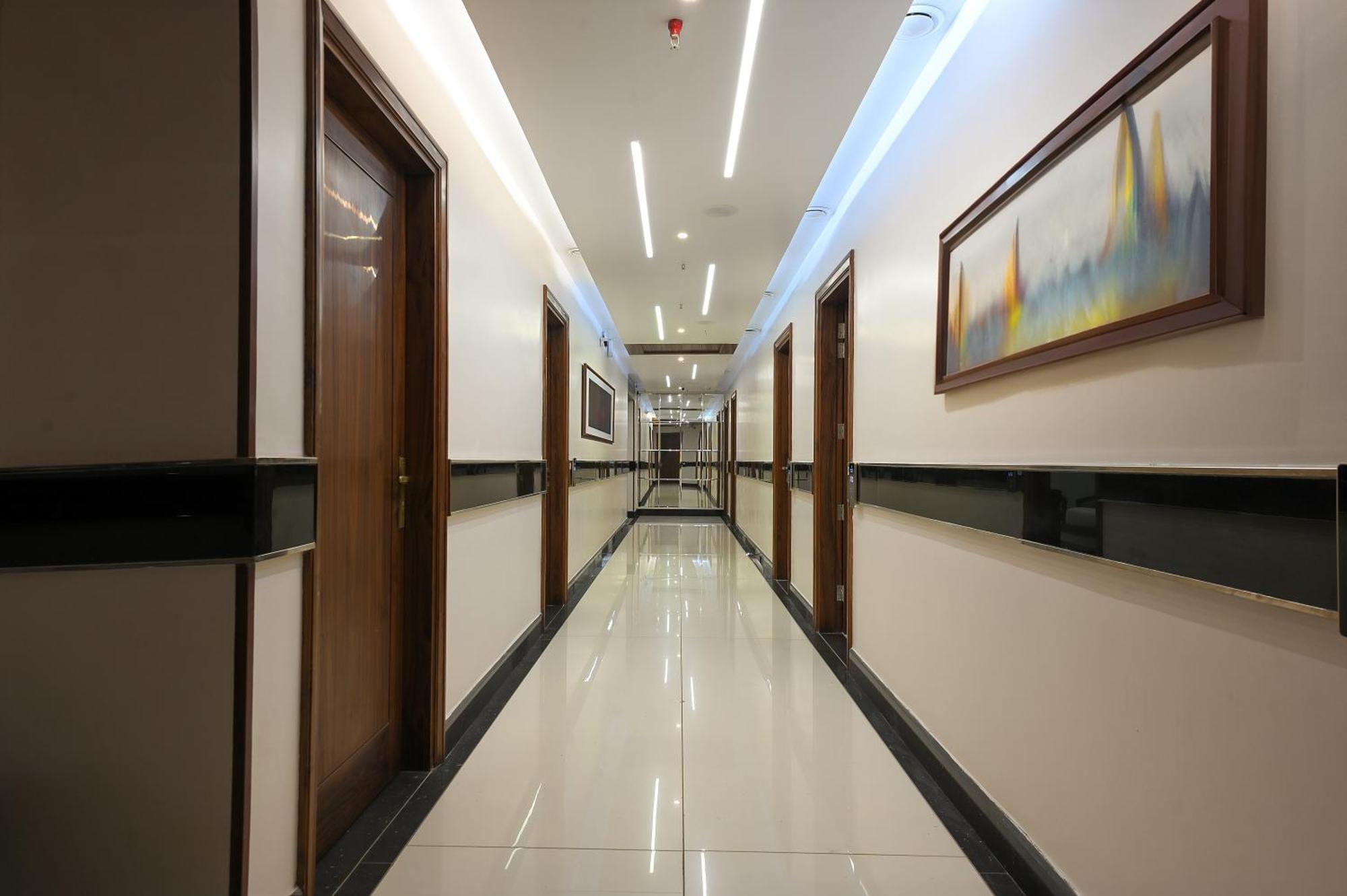 Hotel Leela Grande Карнал Екстер'єр фото