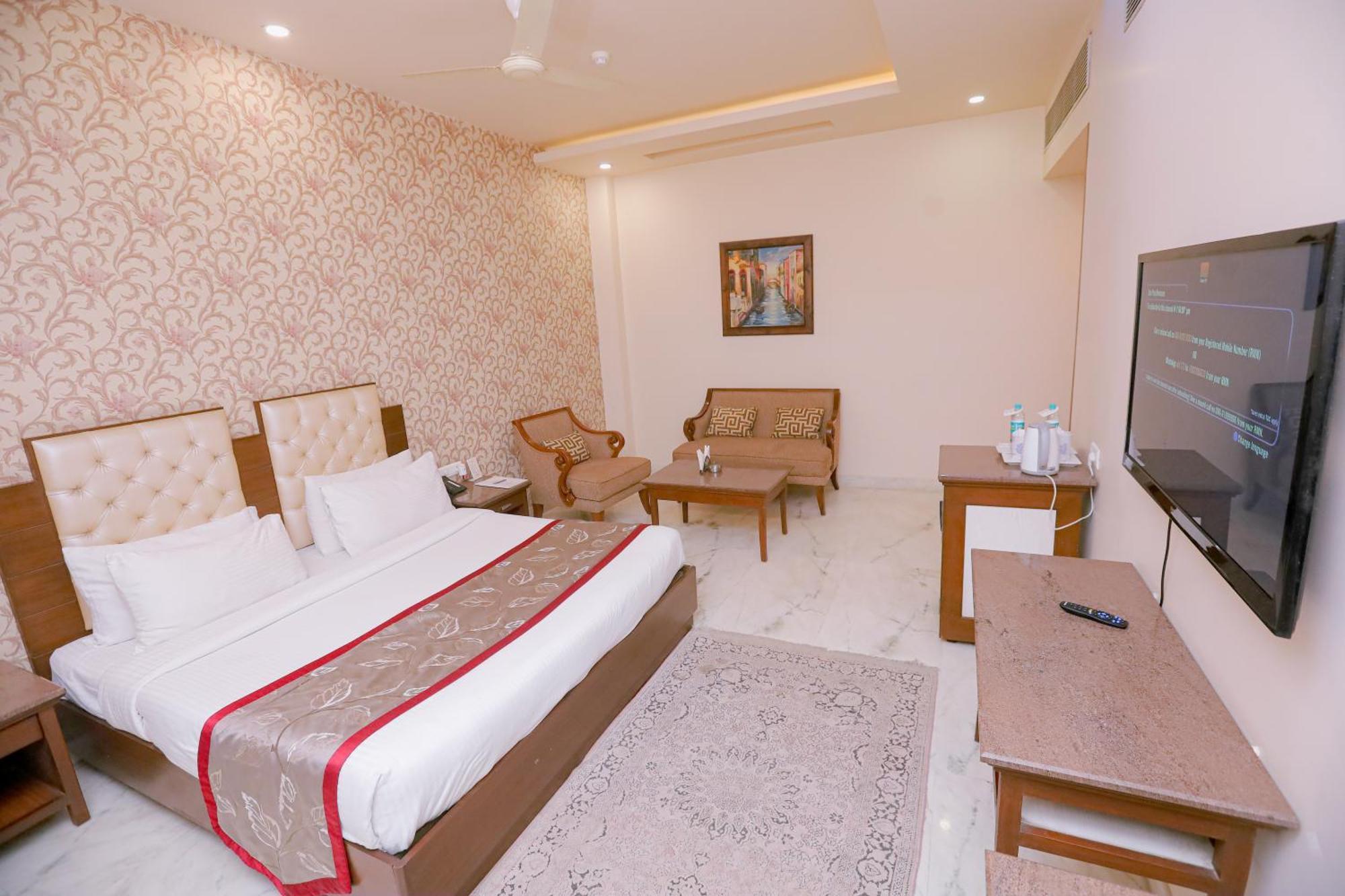 Hotel Leela Grande Карнал Екстер'єр фото