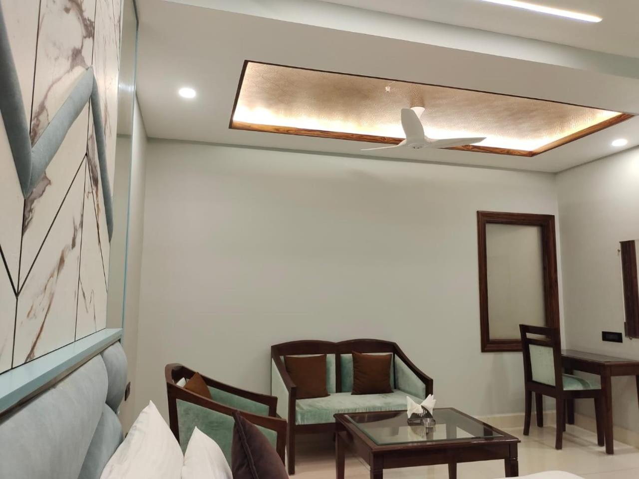Hotel Leela Grande Карнал Екстер'єр фото