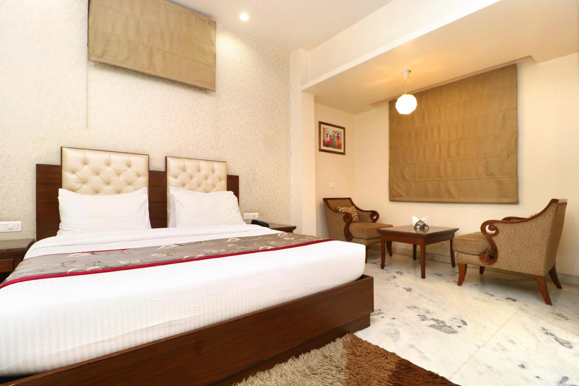Hotel Leela Grande Карнал Екстер'єр фото