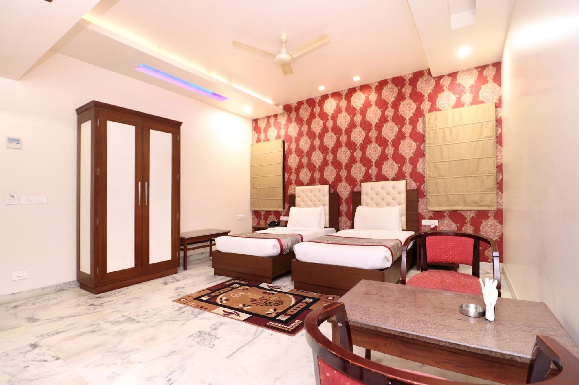 Hotel Leela Grande Карнал Екстер'єр фото