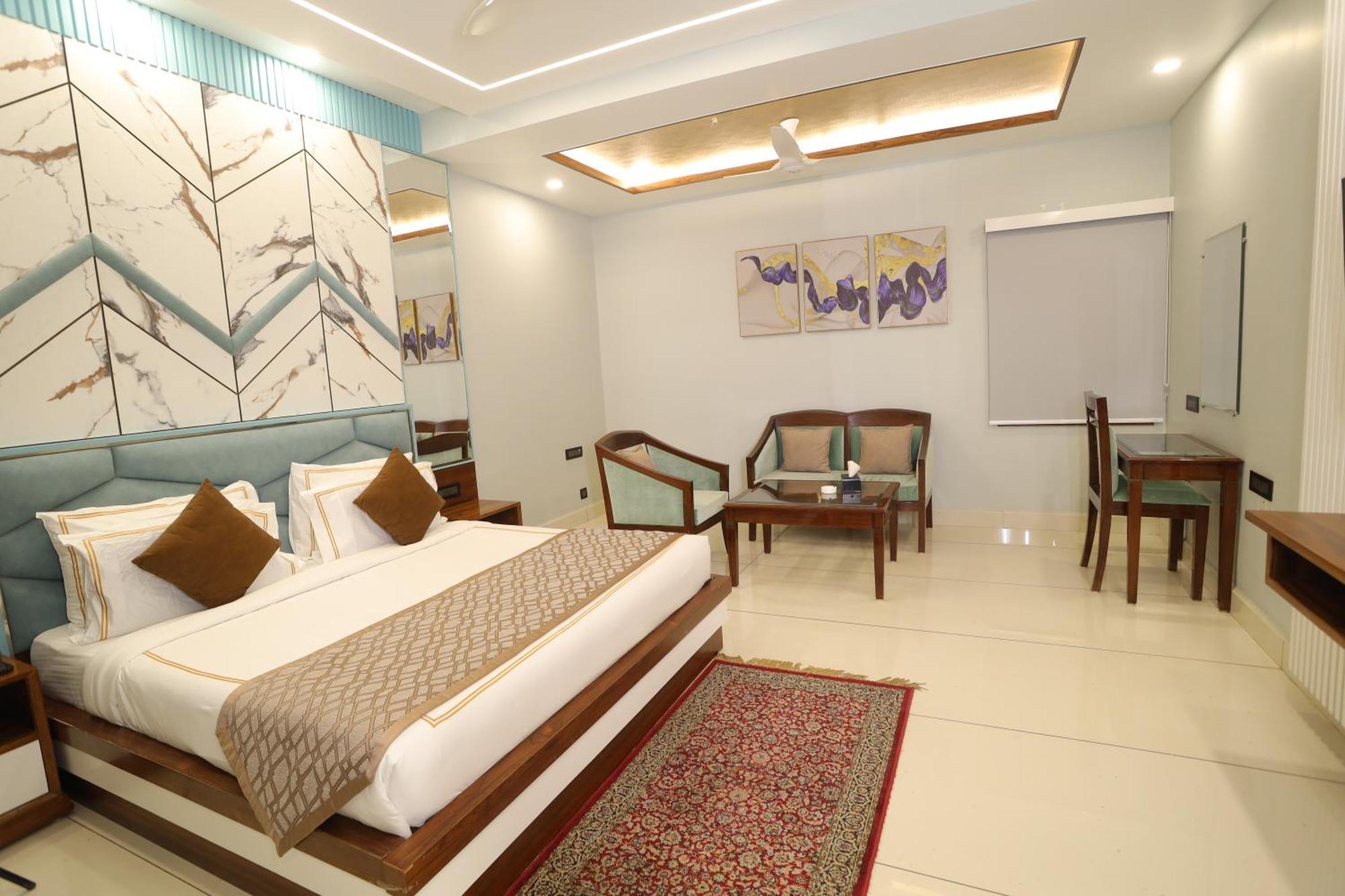 Hotel Leela Grande Карнал Екстер'єр фото