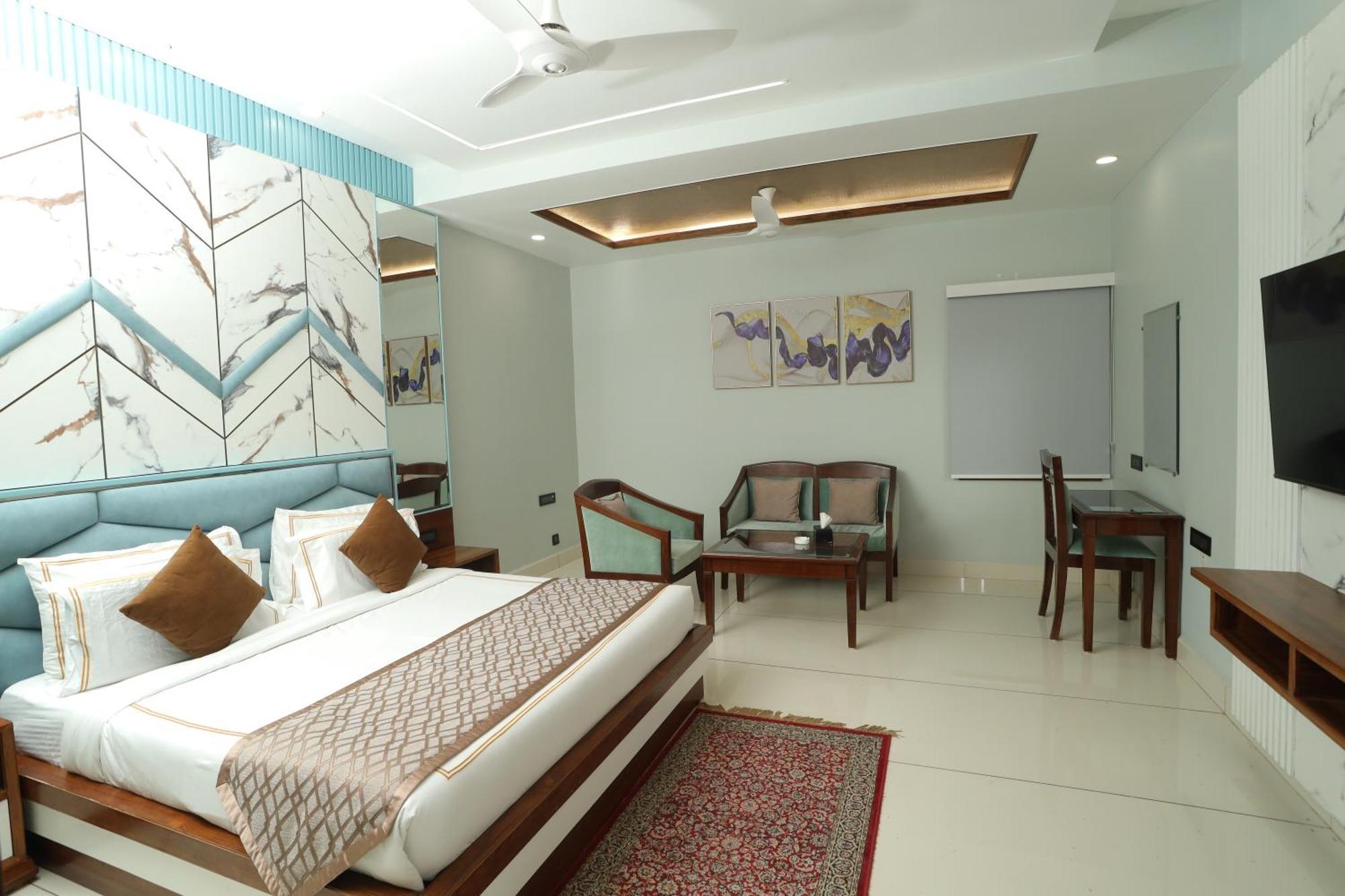 Hotel Leela Grande Карнал Екстер'єр фото