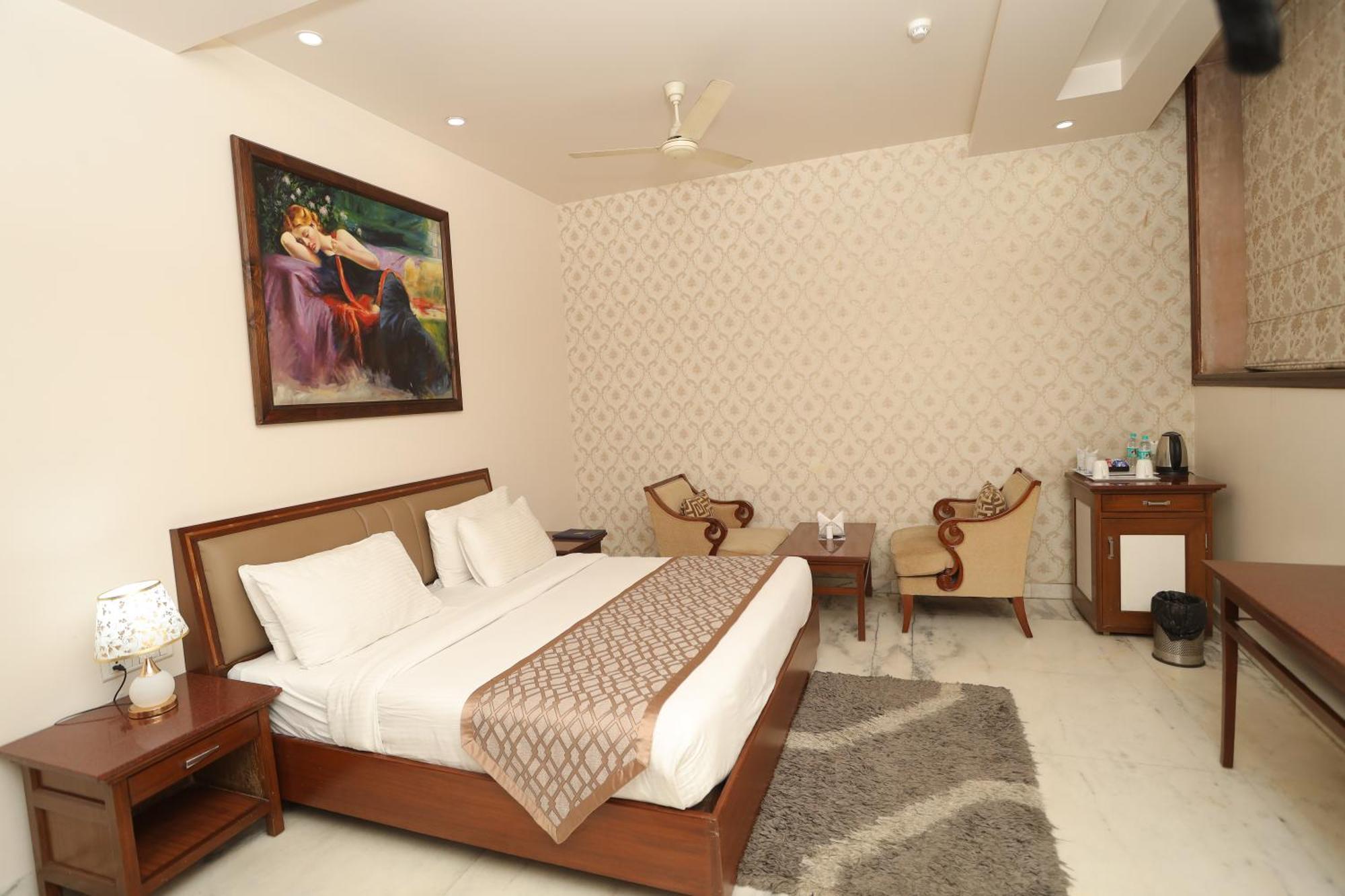 Hotel Leela Grande Карнал Екстер'єр фото