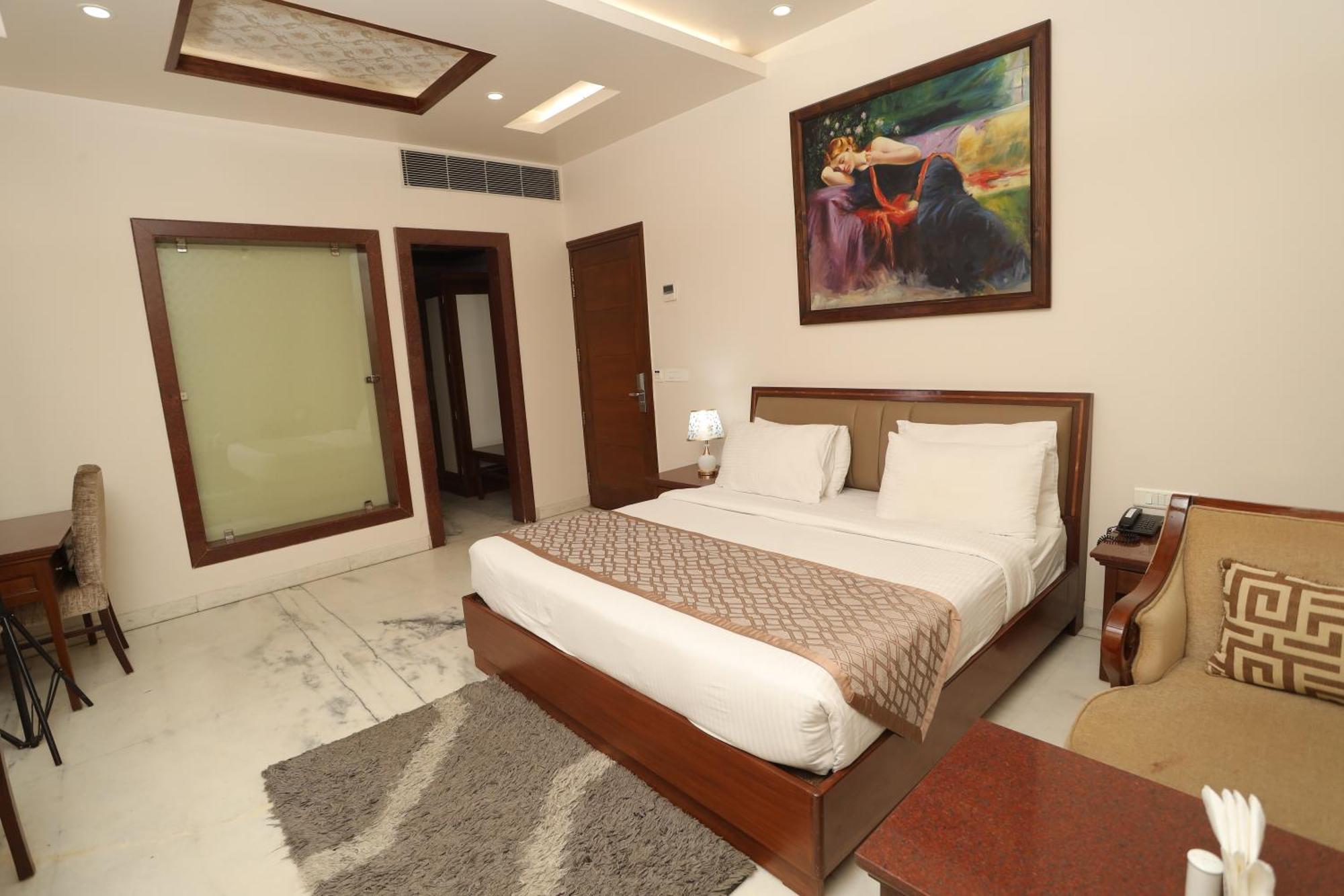 Hotel Leela Grande Карнал Екстер'єр фото